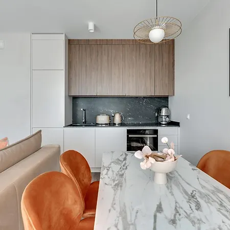 Old Town Scala C With Parking By Lion *