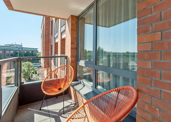 Old Town Scala C With Parking By Lion Daire